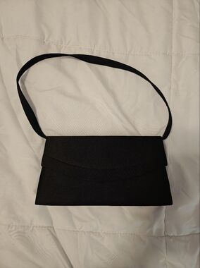 La Regale Black Evening Clutch with Shoulder Strap